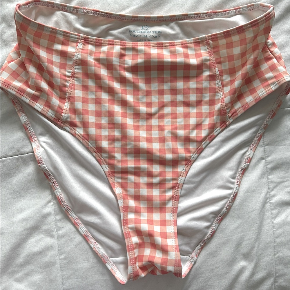 High-waisted Southern Tide bikini bottoms in pink gingham. Size medium (8/10).
